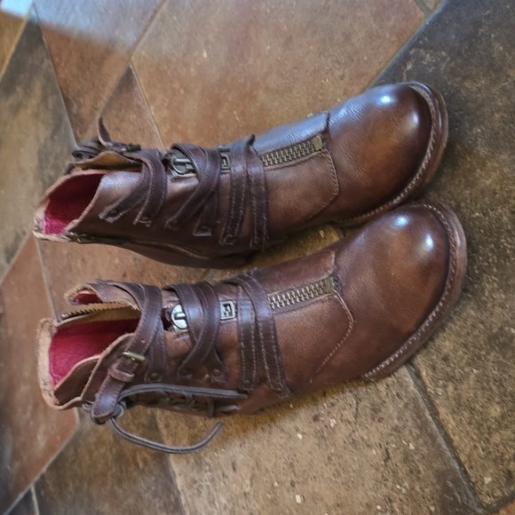 Freebird Limerick brown low heel leather boots - Picture 5 of 6